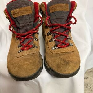 Columbia Brown and Red Lace Up Boots